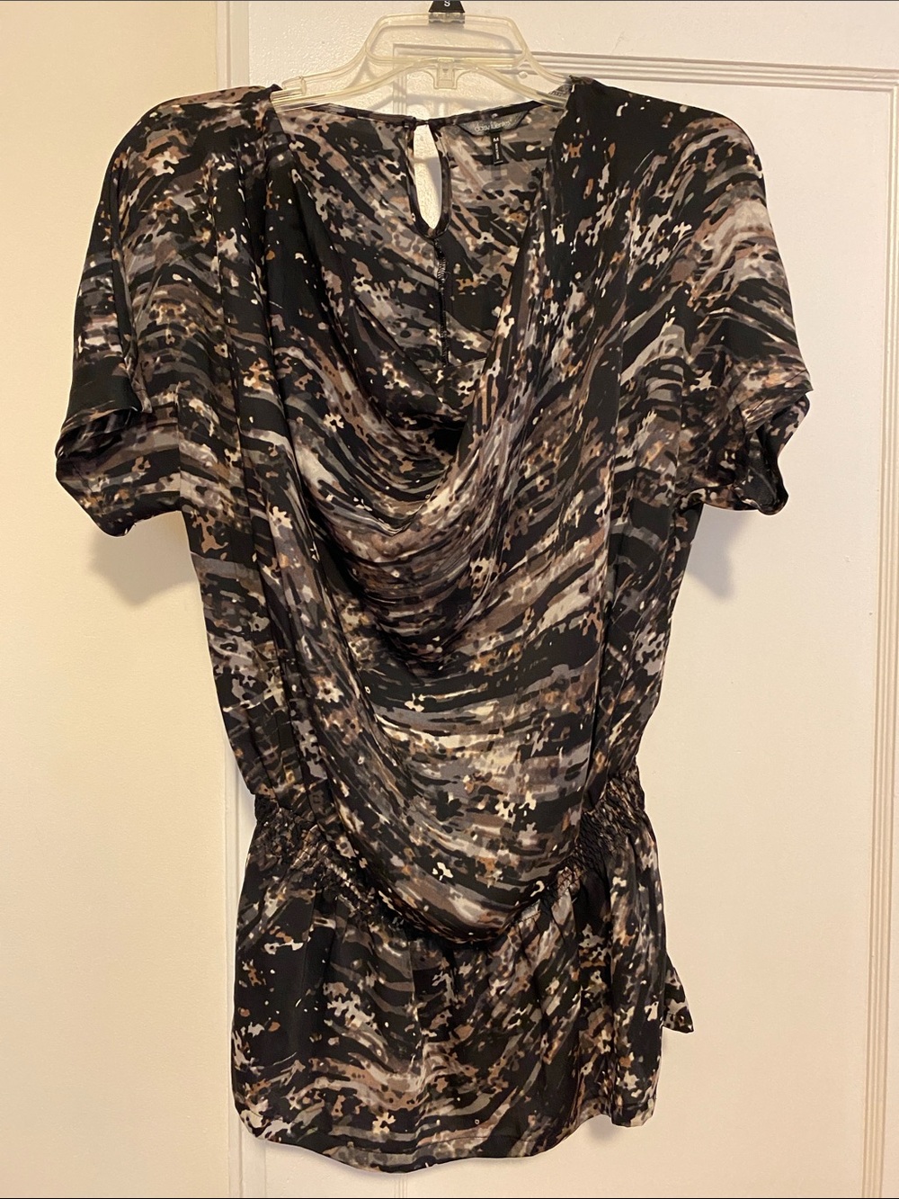 🎀 5/$20 🎀 Daisy Fuentes cowl neck top size medium